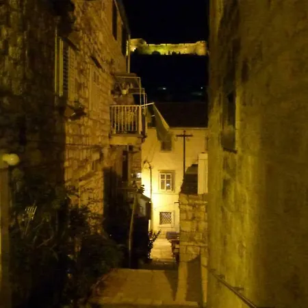 Liza'S Downtown Apartment Hvar Town Buitenkant foto